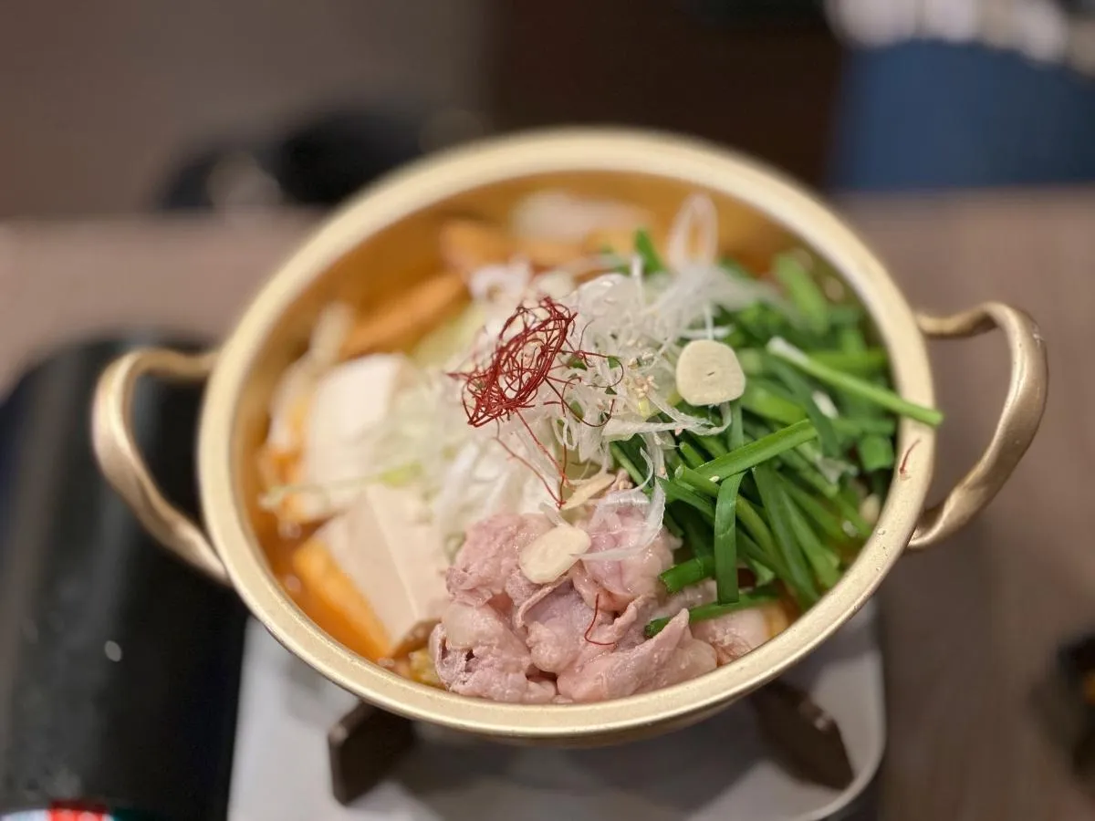 韓国の家庭の味！テッチャン鍋の魅力とレシピ
