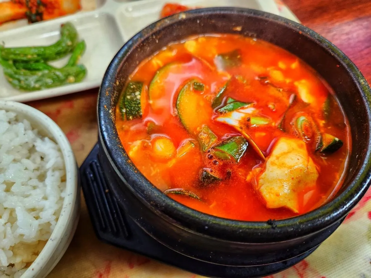 韓国料理の魅力を徹底解説！美味しいおすすめグルメとその楽しみ方